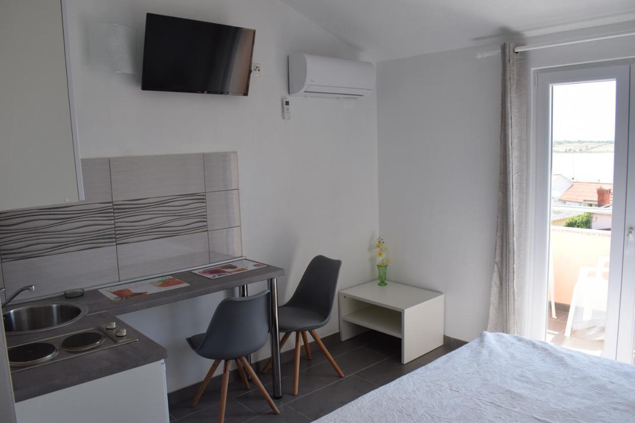 Apartmani Katica Novalja Exterior foto